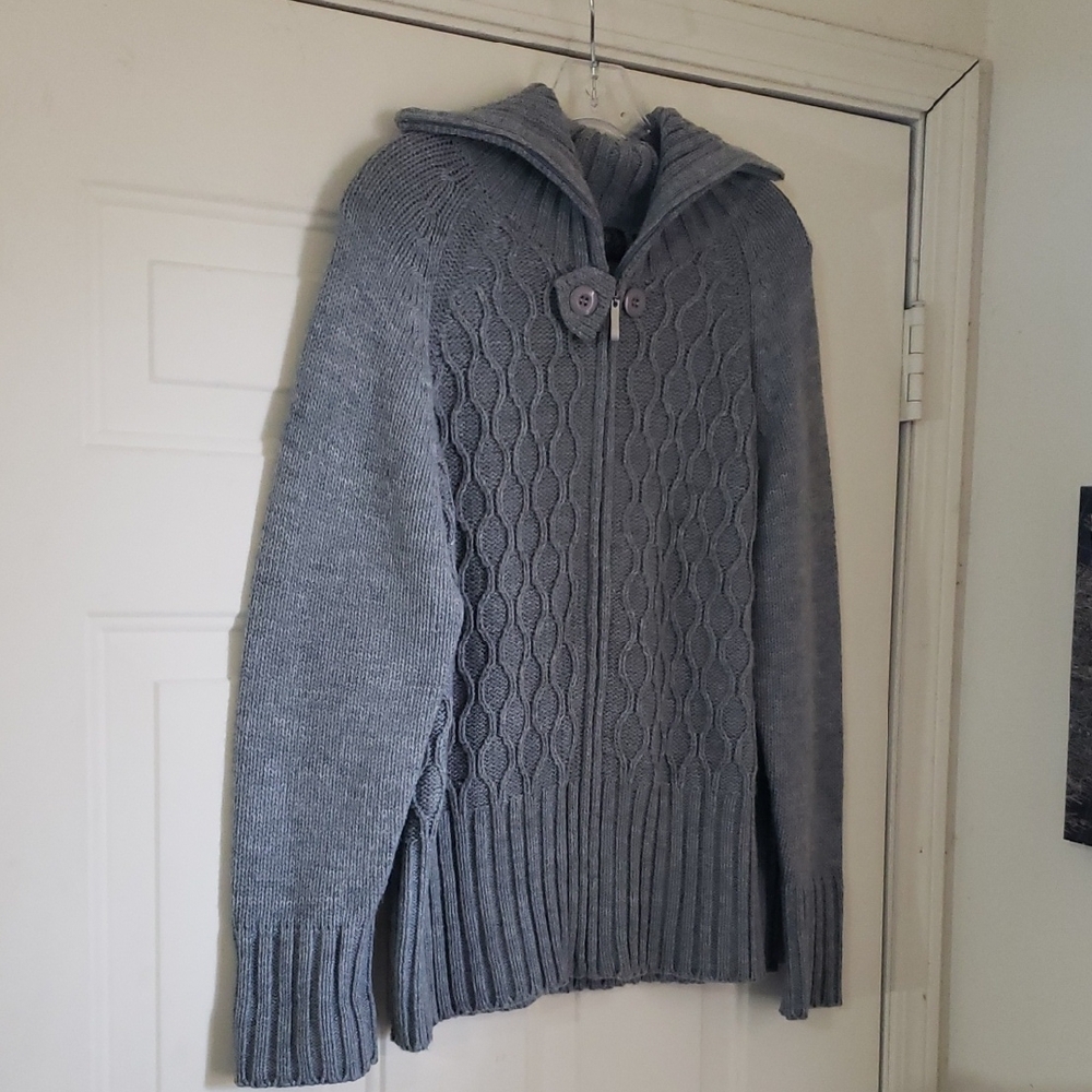 Women's Gray Sweater With Zipper